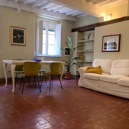 Appartamento Incantevole - Affitti Brevi Italia Лукка Экстерьер фото